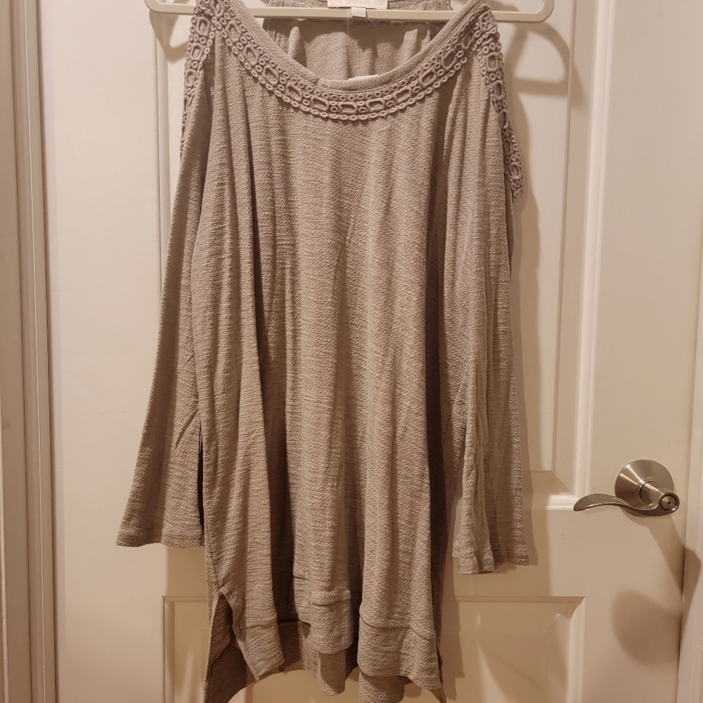 Weekend Suzanne Berto Cold Shoulder Top Size 1X